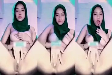 Bokep Hijab Sarah Colmek Basah Lumer HD